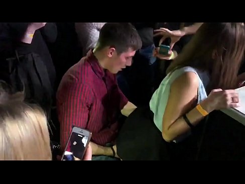 ❤️ Sesso reale in un nightclub russo. Ragazza russa di 18 anni nell'ano e nella vagina scopata in un nightclub Porno vkal it.pornsexphoto.ru ❌❤